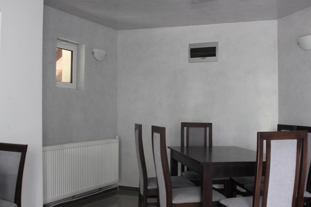 Hotel Radi ساباريفا بانيا المظهر الخارجي الصورة